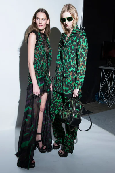 Look 50